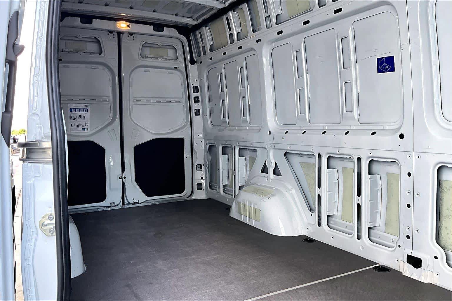 Used 2025 Mercedes-Benz Sprinter 2500 image 29
