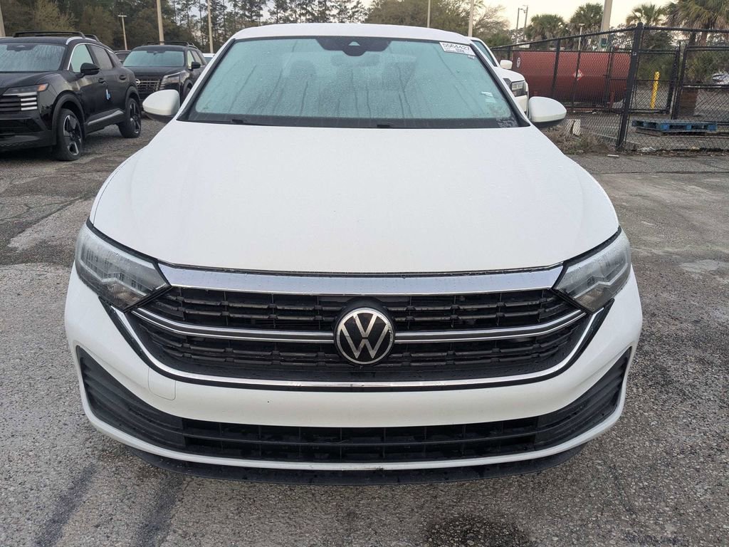 Used 2024 Volkswagen Jetta S image 2