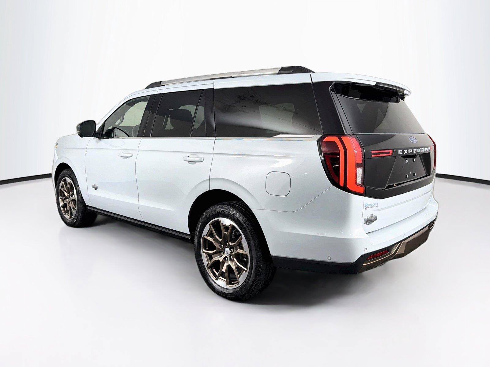 Used 2025 Ford Expedition King Ranch AWD/4WD image 9