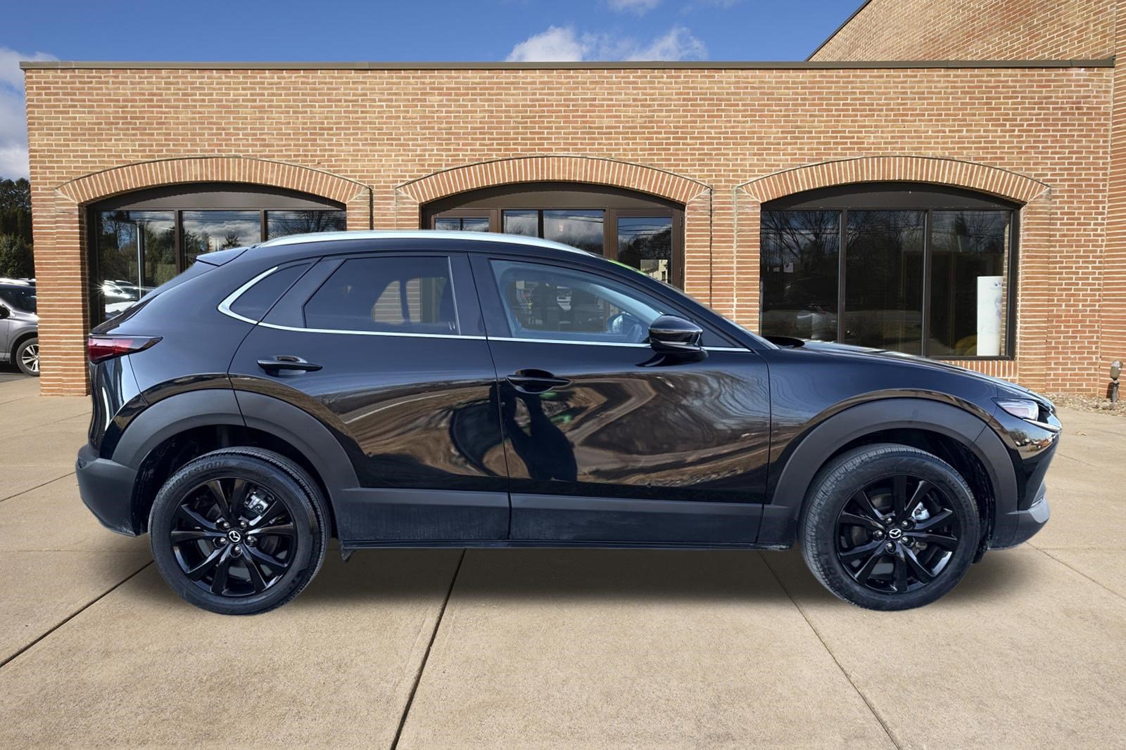 Certified 2025 MAZDA CX-30 AWD 2.5 S w/ Select Sport Pkg image 2