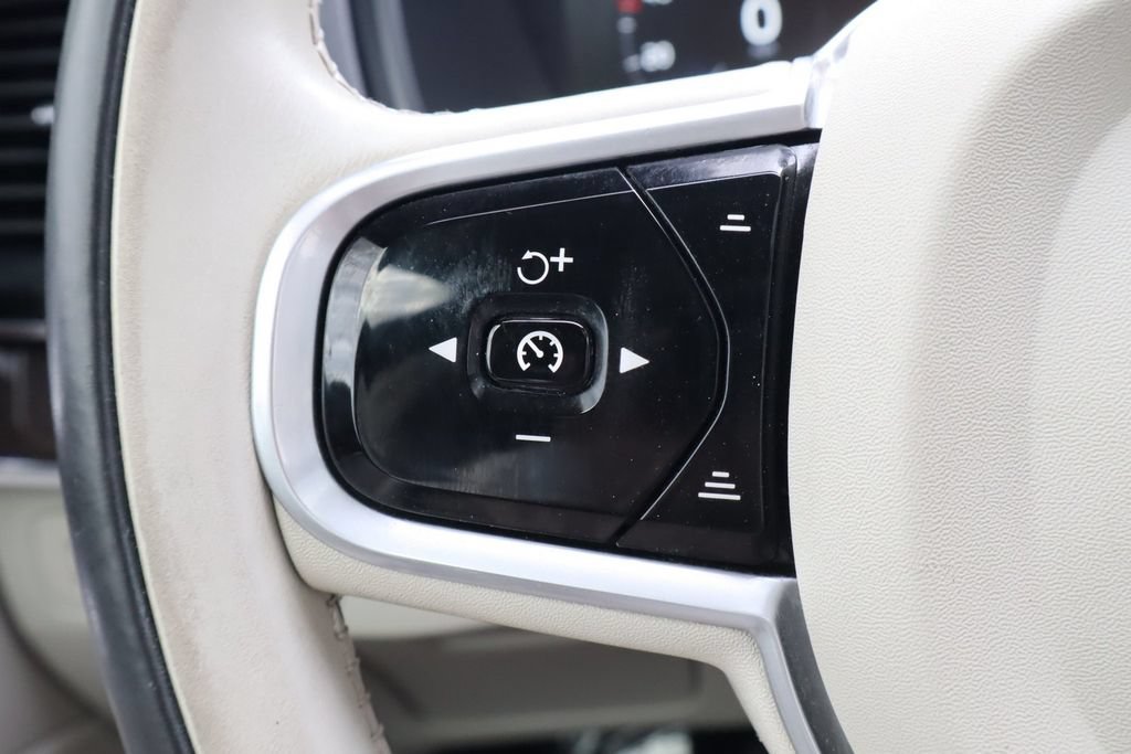 Used 2016 Volvo XC90 T6 Momentum w/ Momentum Plus Package AWD/4WD image 23