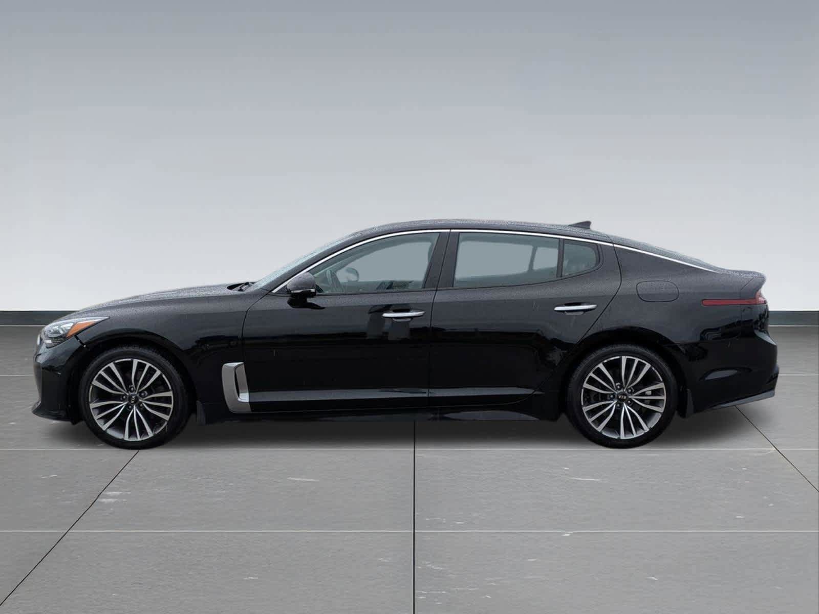 Used 2018 Kia Stinger Premium RWD image 3