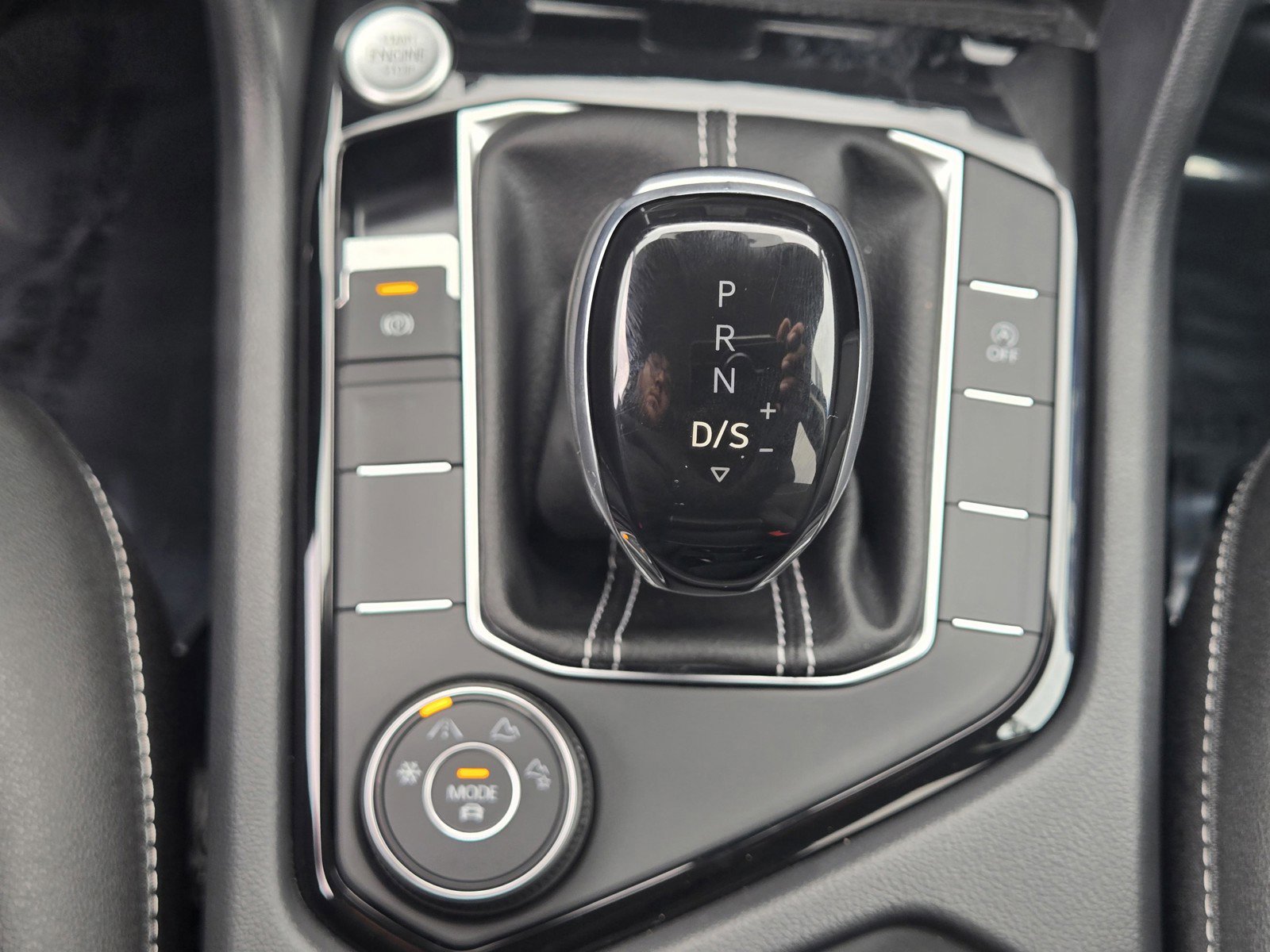 Used 2024 Volkswagen Taos SE image 22