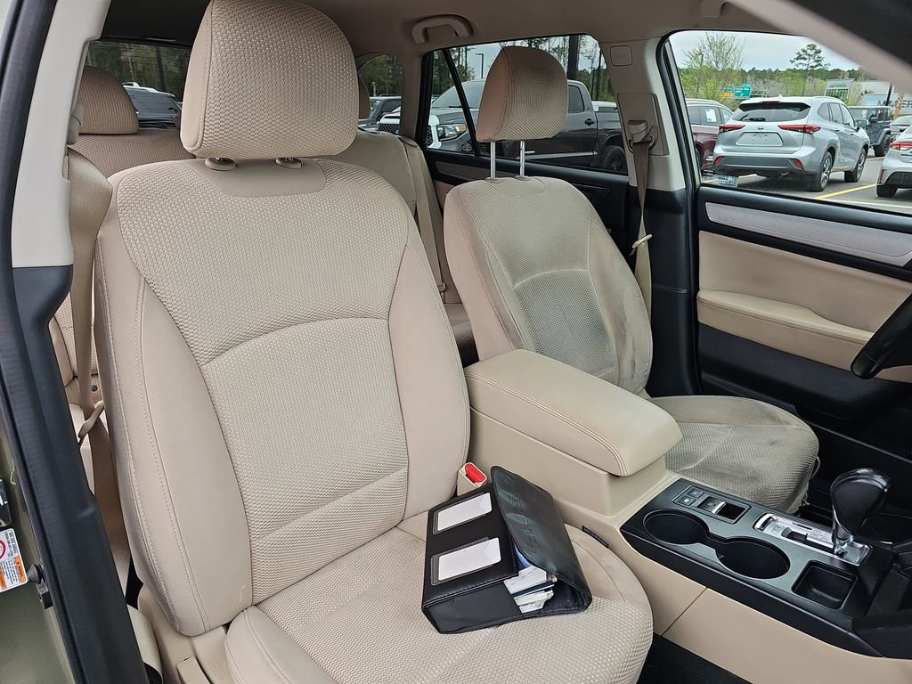 Used 2017 Subaru Outback 2.5i Premium image 13