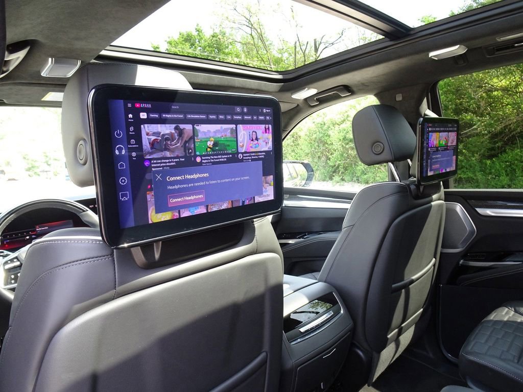 Certified 2025 Cadillac Escalade V AWD/4WD image 14