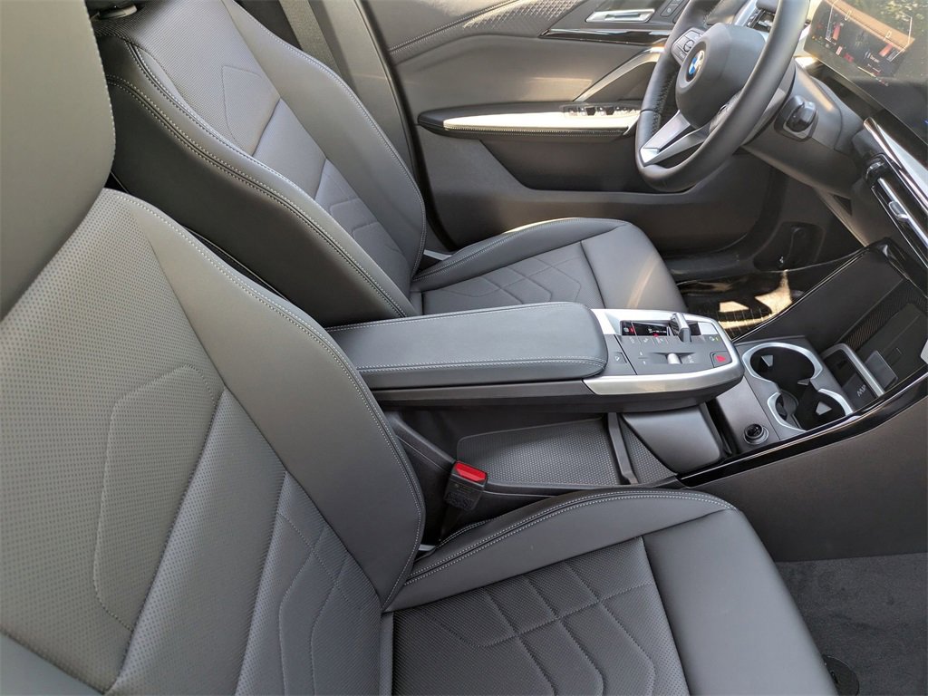 New 2025 BMW X2 xDrive28i w/ Convenience Package image 31