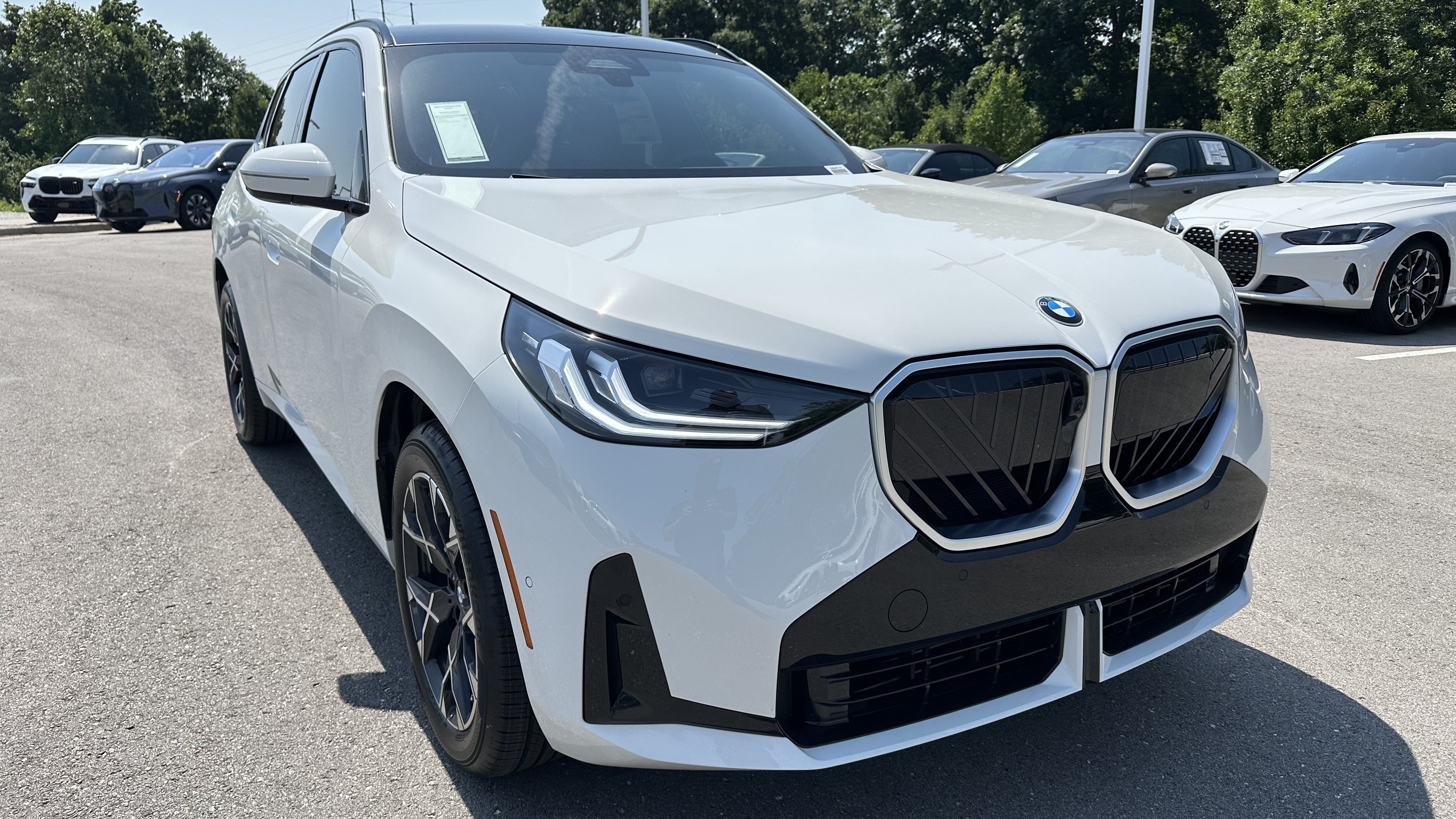 Used 2025 BMW X3 xDrive30i w/ Premium Package AWD/4WD image 2