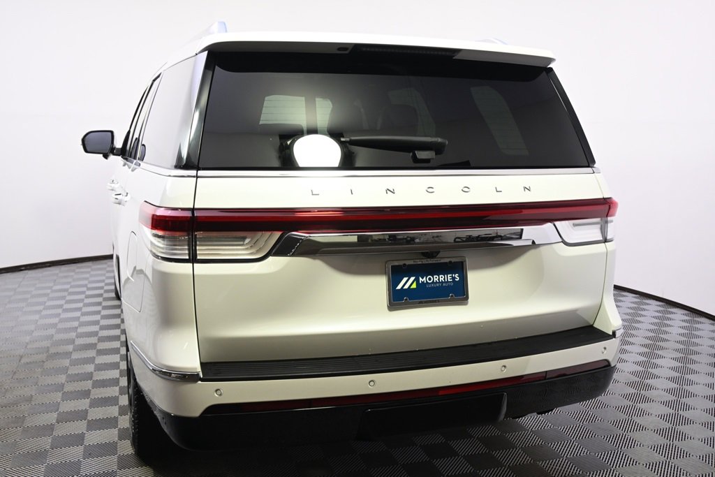 Used 2024 Lincoln Navigator Reserve image 4