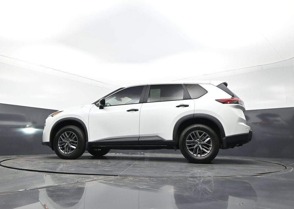 Certified 2025 Nissan Rogue S FWD image 28