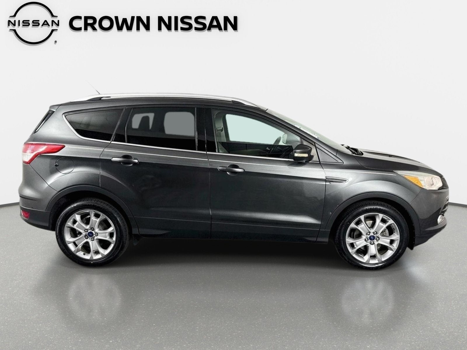 Used 2016 Ford Escape Titanium FWD image 3