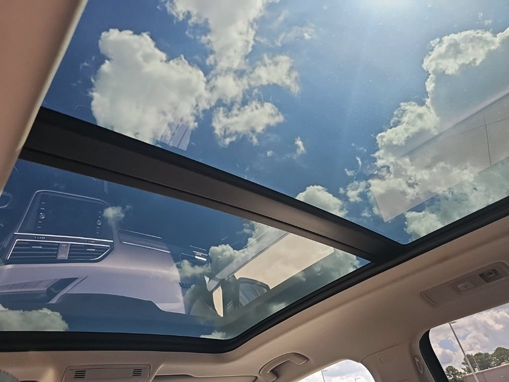 Used 2024 Volkswagen Tiguan Wolfsburg Edition w/ Panoramic Sunroof Package FWD image 28