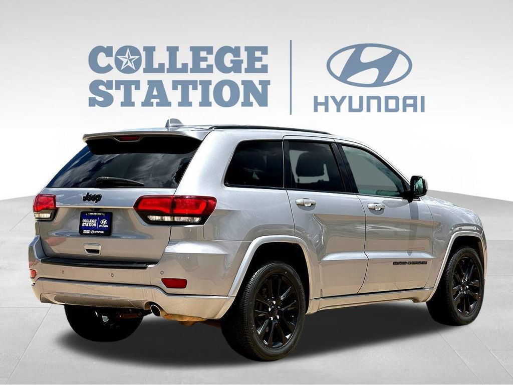 Used 2020 Jeep Grand Cherokee Altitude RWD image 10