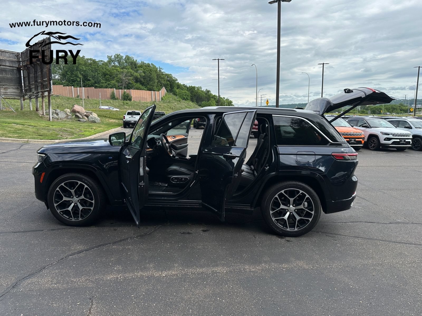 Used 2022 Jeep Grand Cherokee Summit AWD/4WD image 46