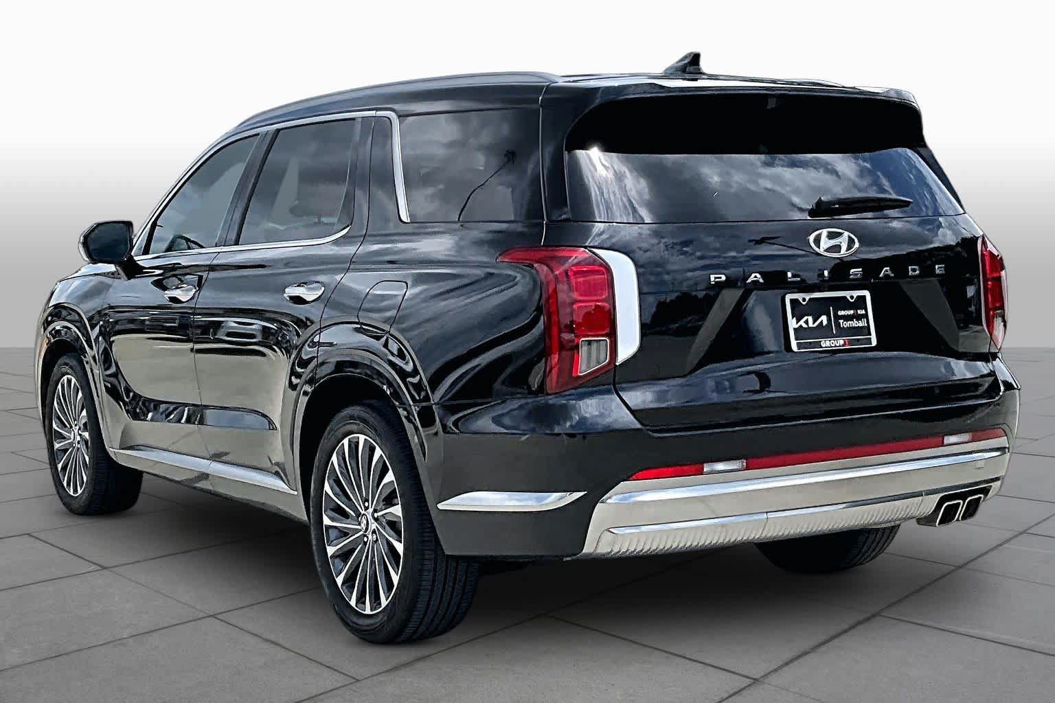 Used 2024 Hyundai Palisade Calligraphy FWD image 11