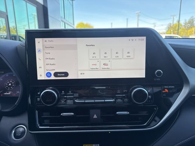 Used 2024 Toyota Highlander Platinum AWD/4WD image 18