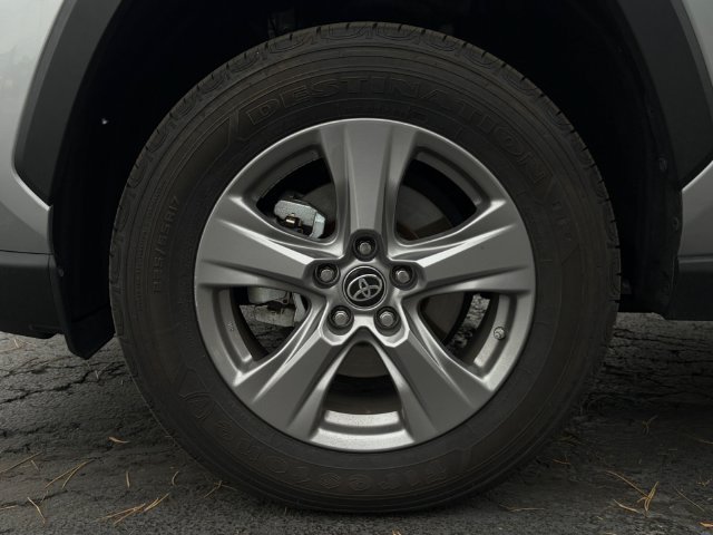 Used 2024 Toyota RAV4 LE AWD/4WD image 26
