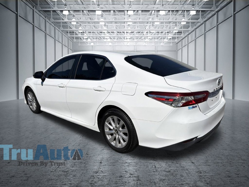 Used 2018 Toyota Camry LE FWD image 3