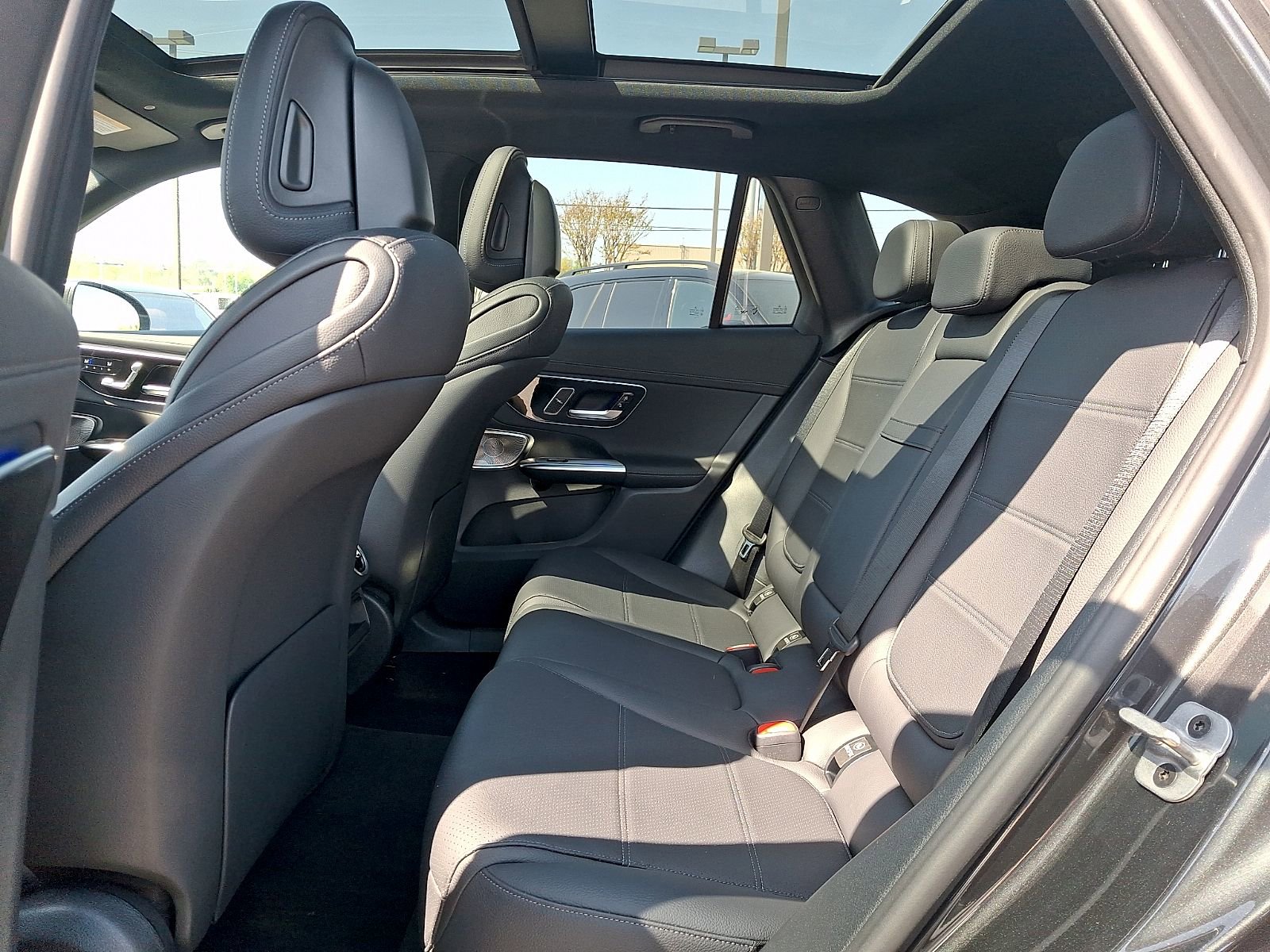 Used 2024 Mercedes-Benz GLC 300 4MATIC image 10