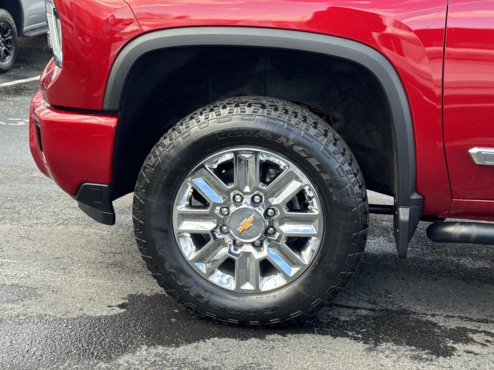 Used 2024 Chevrolet Silverado 2500 High Country w/ High Country Premium Package image 28