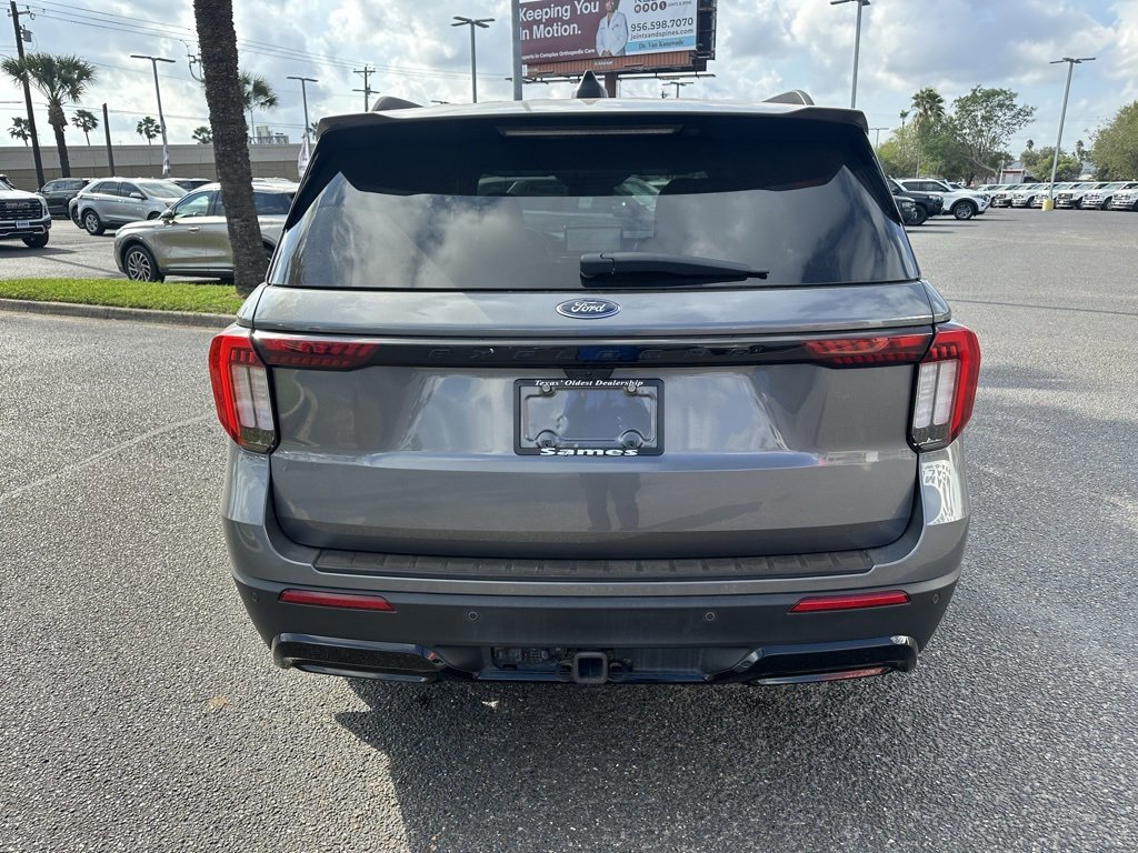 Used 2025 Ford Explorer ST-Line w/ Premium Package image 5
