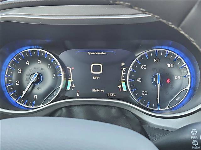 Used 2025 Chrysler Pacifica Select FWD image 9