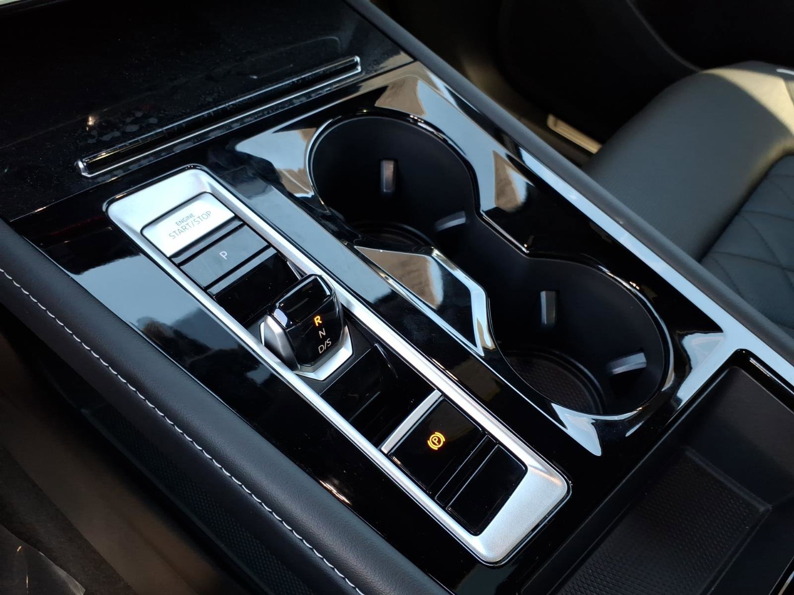 Certified 2025 Volkswagen Atlas Cross Sport SEL Premium R-Line image 29