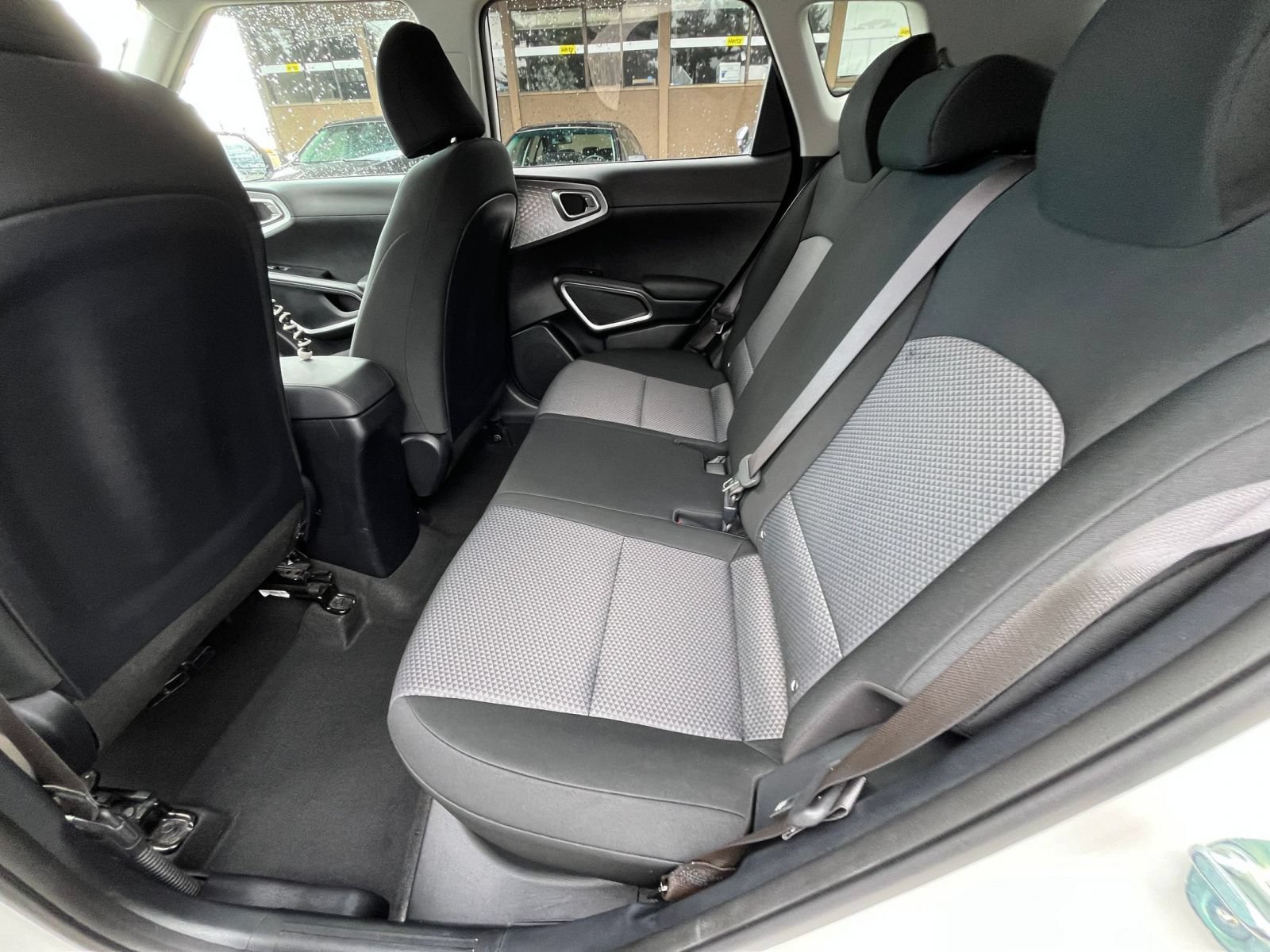 Used 2025 Kia Soul LX w/ LX Technology Package FWD image 25