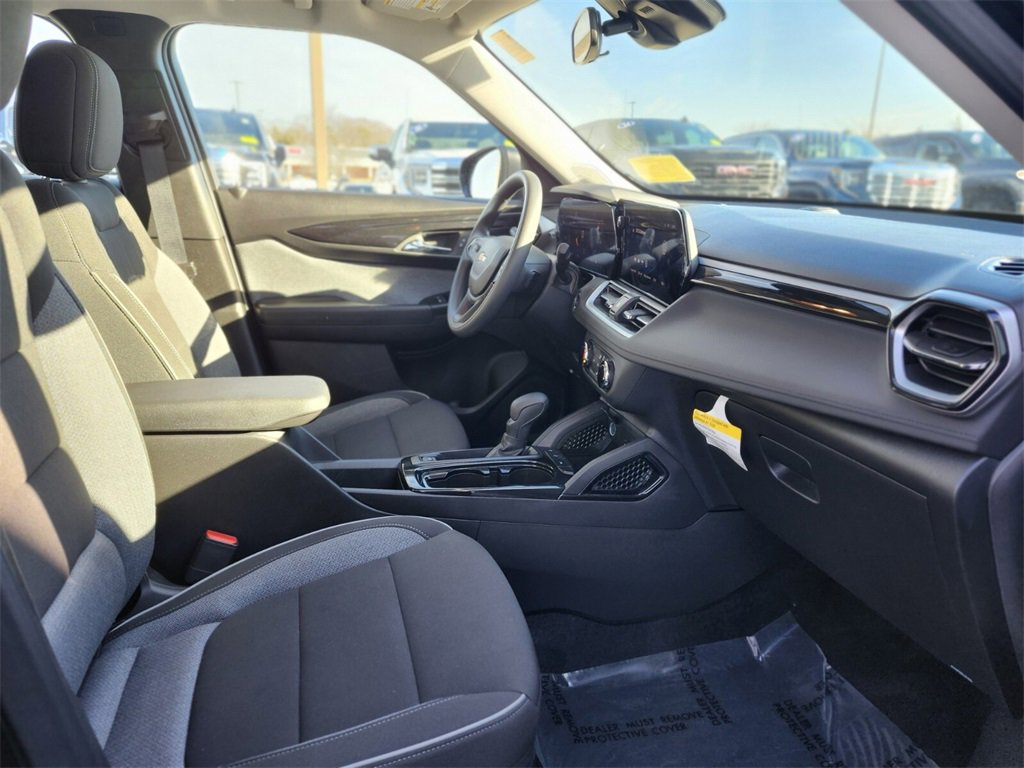 Used 2025 Chevrolet TrailBlazer LS w/ LS Confidence Package image 9