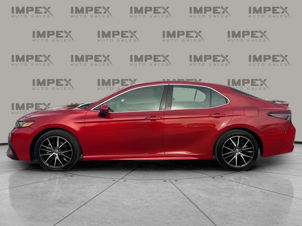 Used 2021 Toyota Camry SE image 2