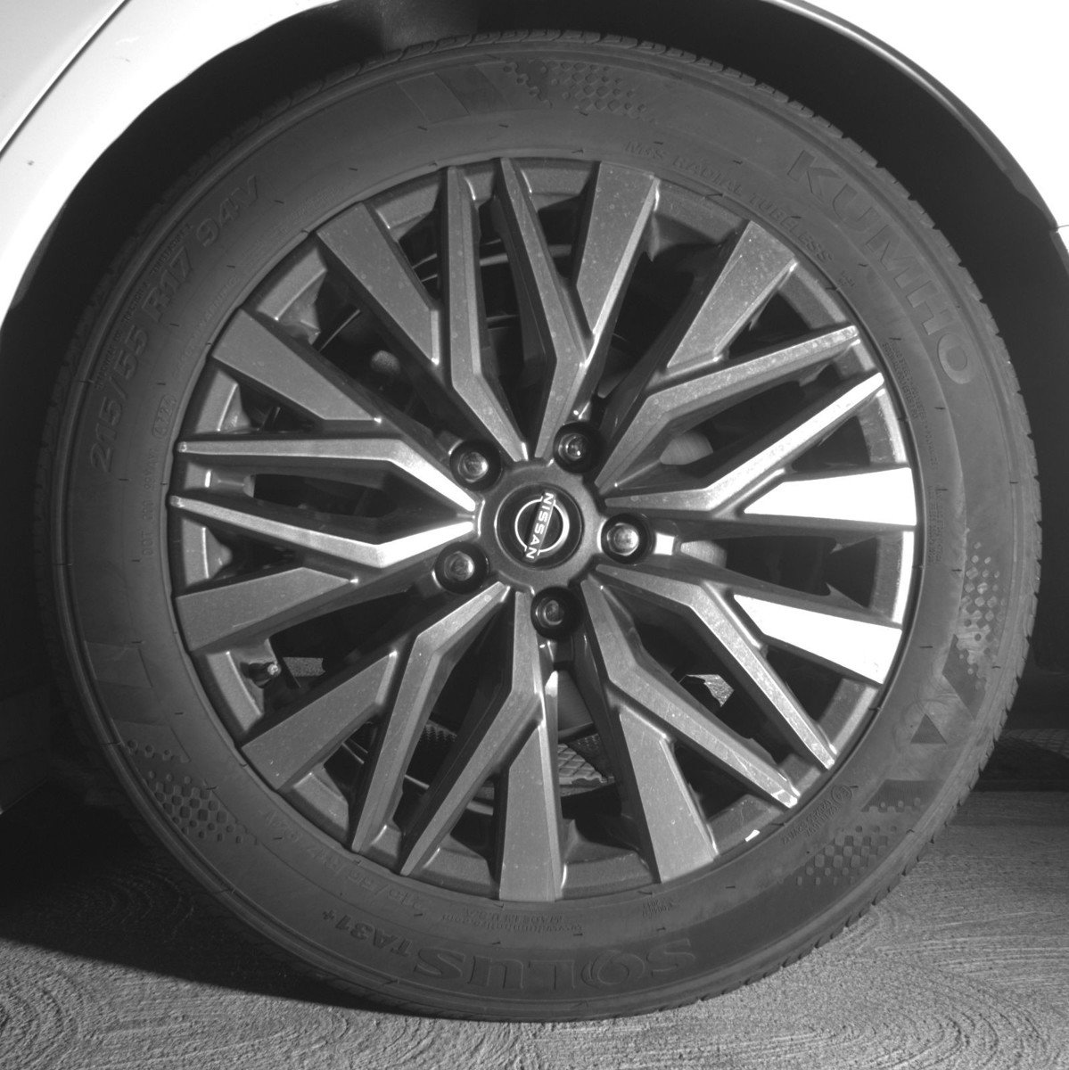 Used 2025 Nissan Altima 2.5 SV FWD image 14