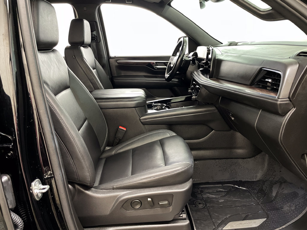 Used 2025 Chevrolet Tahoe Z71 w/ Comfort Package AWD/4WD image 44