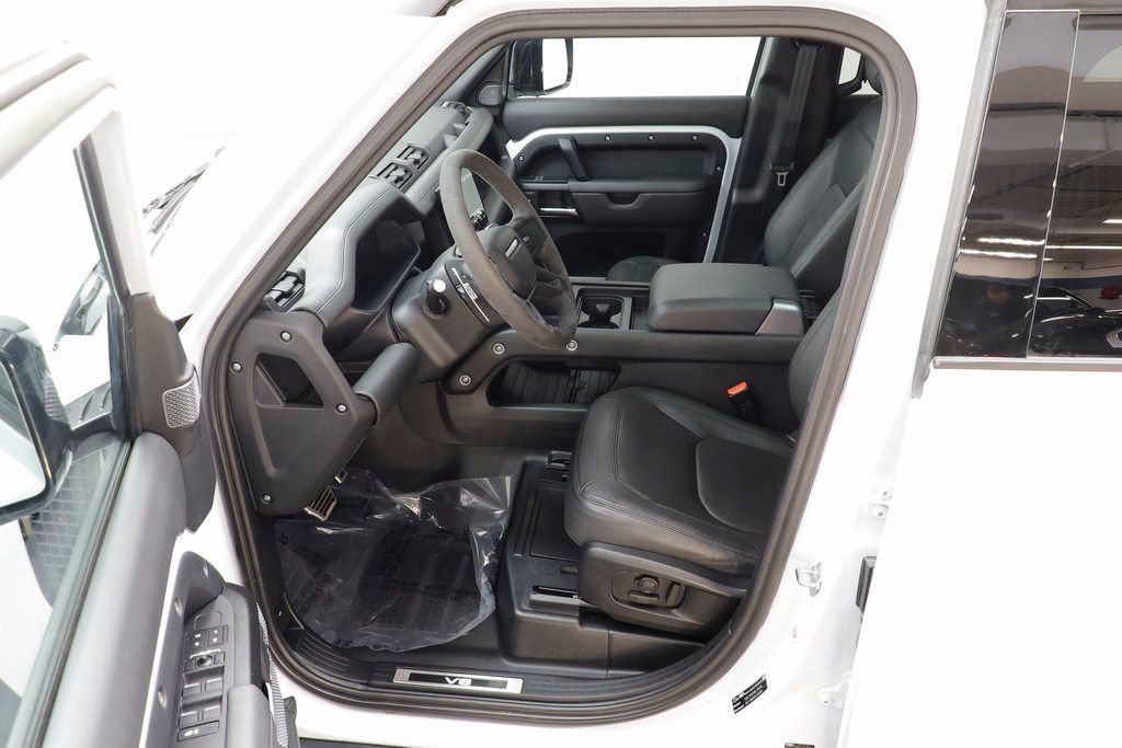Used 2023 Land Rover Defender 110 V8 image 6
