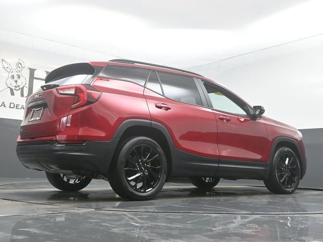 Used 2023 GMC Terrain SLE w/ Driver Convenience Package image 32
