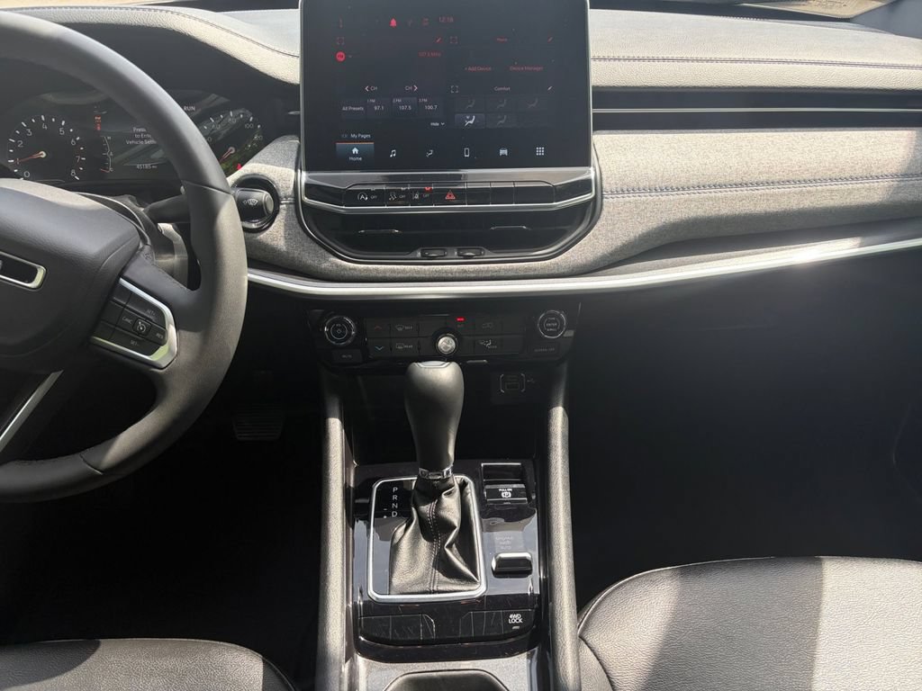 Certified 2024 Jeep Compass Latitude AWD/4WD image 12