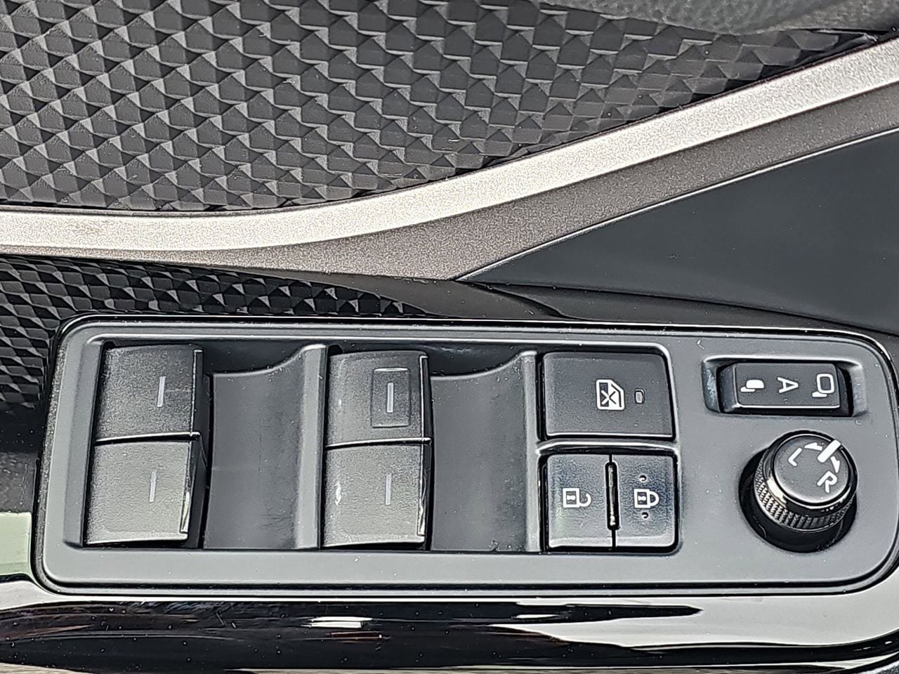 Used 2021 Toyota C-HR Nightshade FWD image 32