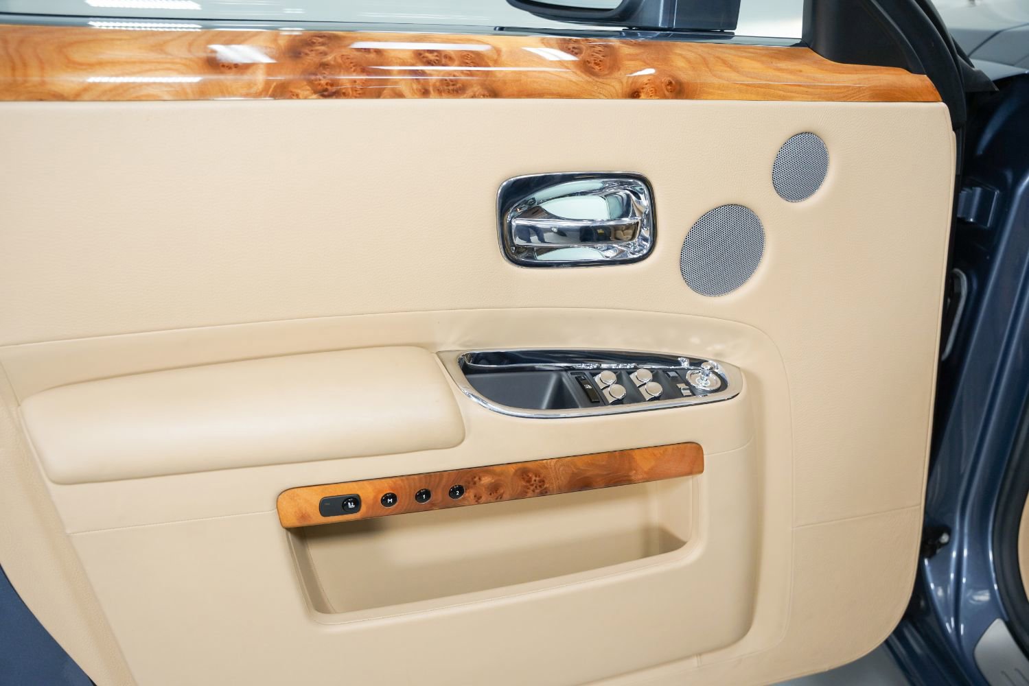 Used 2011 Rolls-Royce Ghost RWD image 52