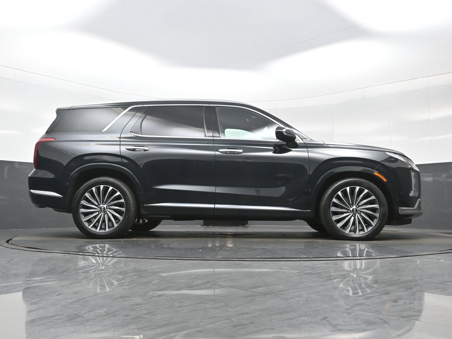Certified 2023 Hyundai Palisade Calligraphy w/ Cargo Package AWD/4WD image 34