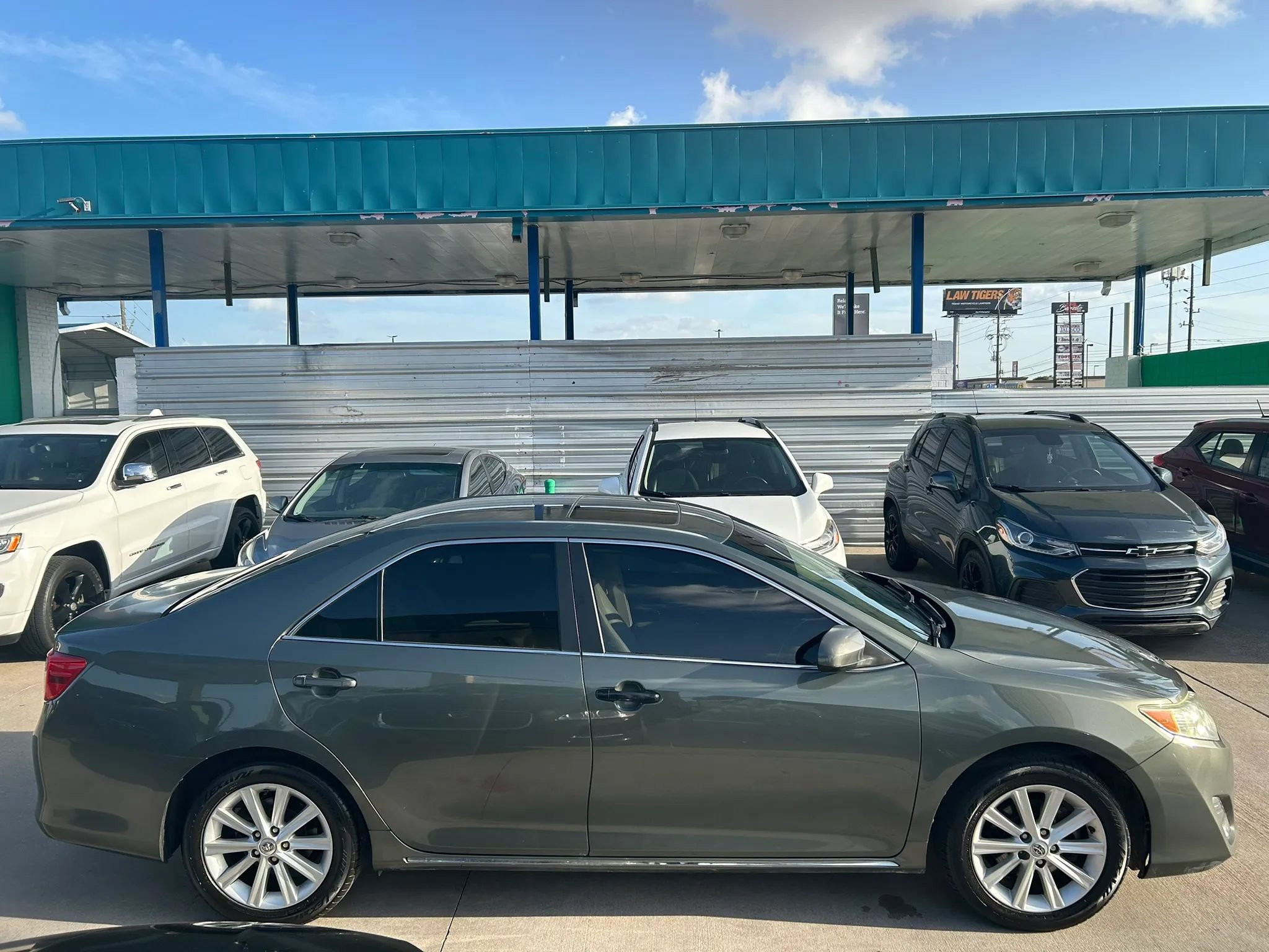 Used 2013 Toyota Camry XLE FWD image 6