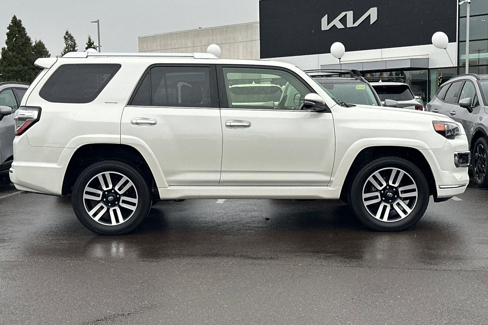 Used 2023 Toyota 4Runner Limited image 3