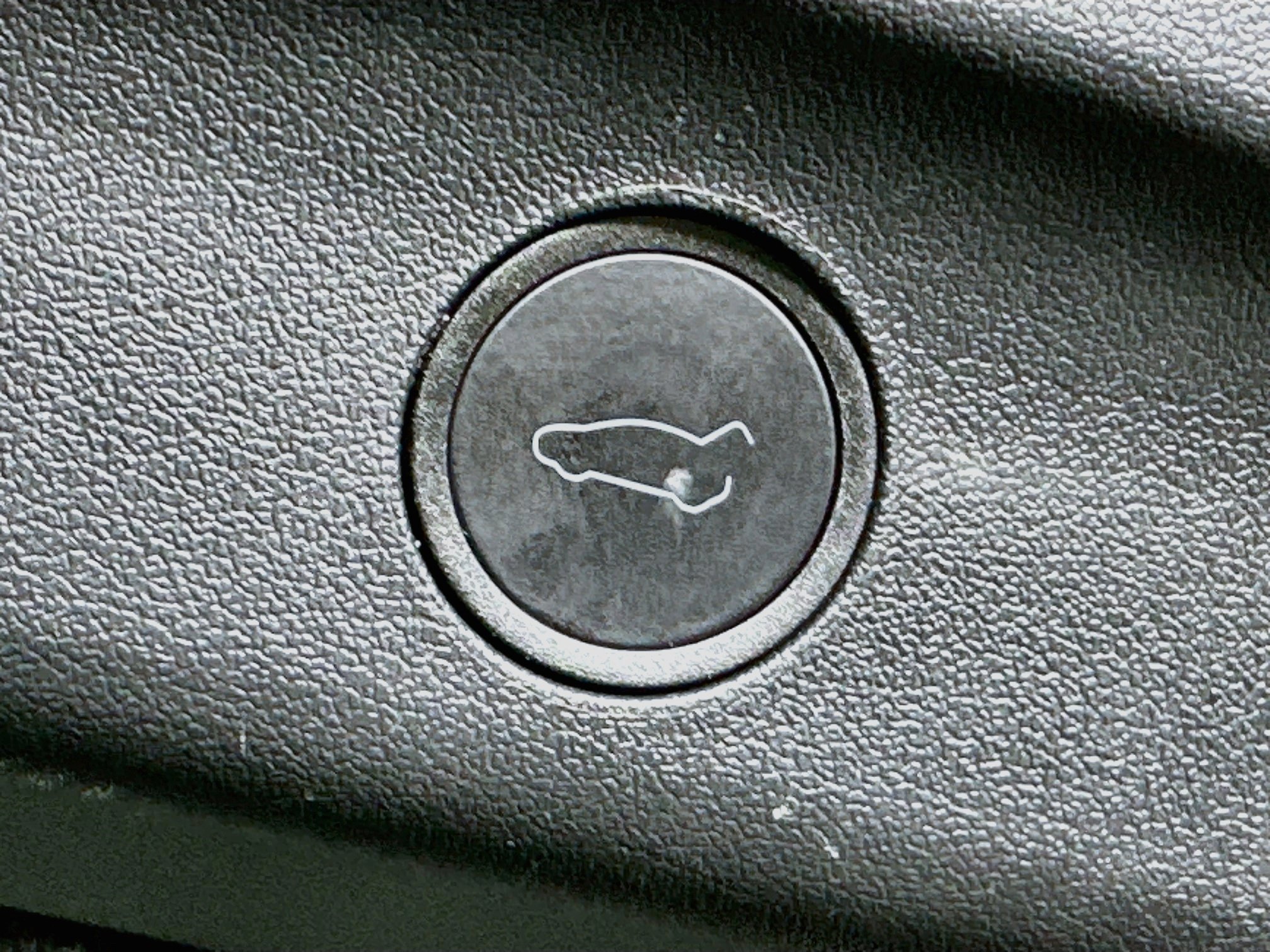 Used 2024 Tesla Model Y Long Range AWD/4WD image 29