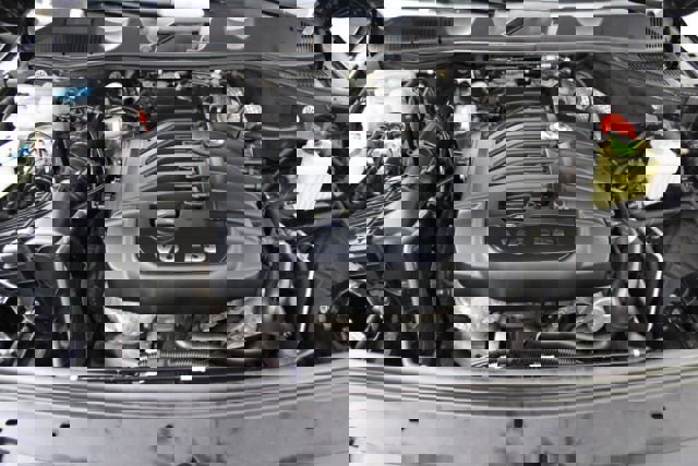 Used 2016 Volkswagen Touareg VR6 image 25