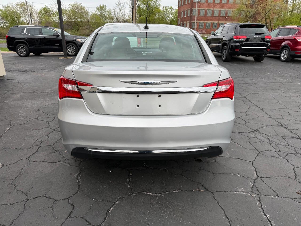 Used 2011 Chrysler 200 LX FWD image 5