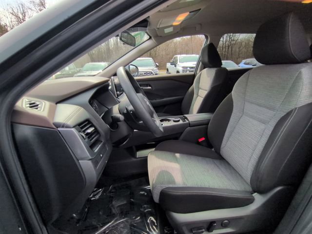 Used 2023 Nissan Rogue SV image 18