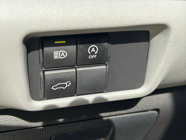Certified 2025 Toyota Highlander XLE FWD image 28