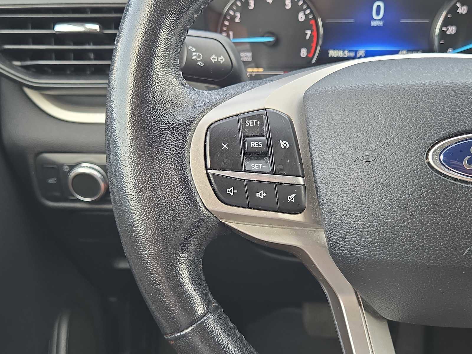 Used 2021 Ford Explorer XLT RWD image 25