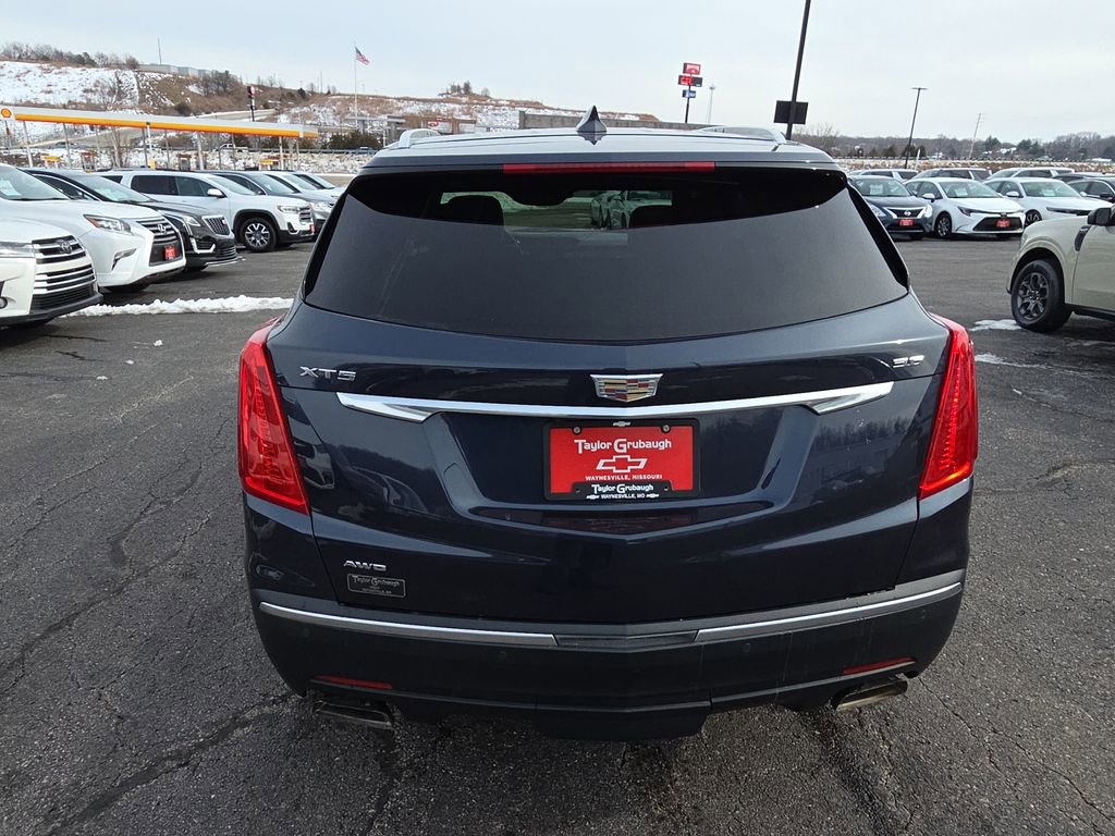 Used 2018 Cadillac XT5 Luxury w/ Driver Awareness Package image 7