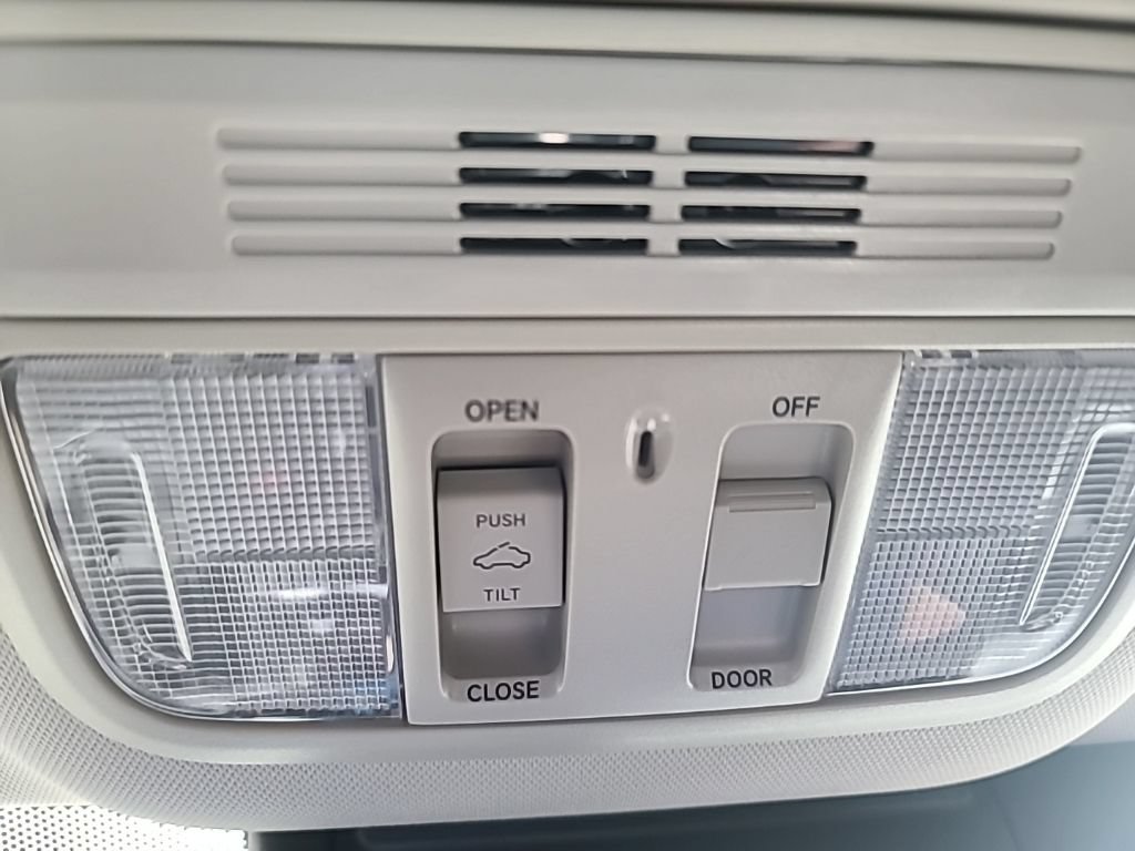 Used 2018 Honda Accord EX-L image 18