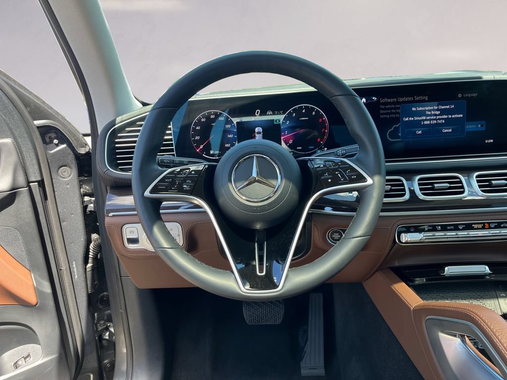 Used 2025 Mercedes-Benz GLS 450 4MATIC image 12
