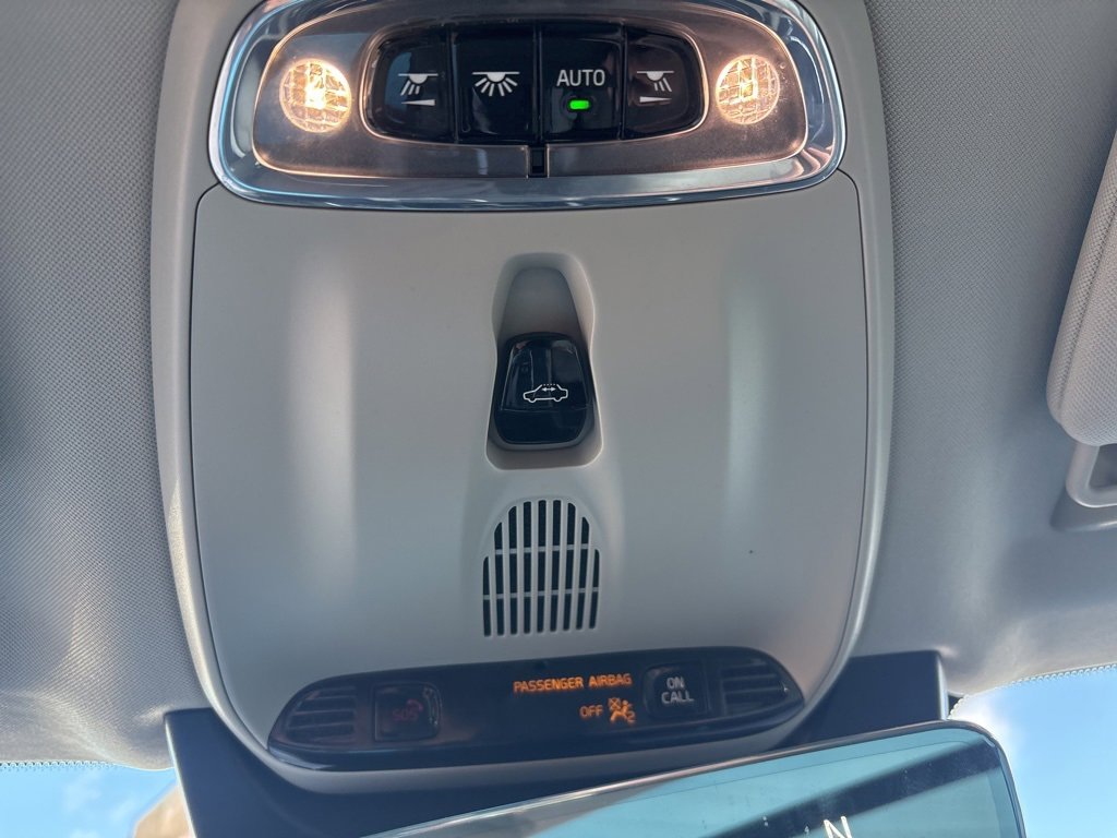 Used 2020 Volvo XC90 T6 Momentum w/ Protection Package Premier image 34