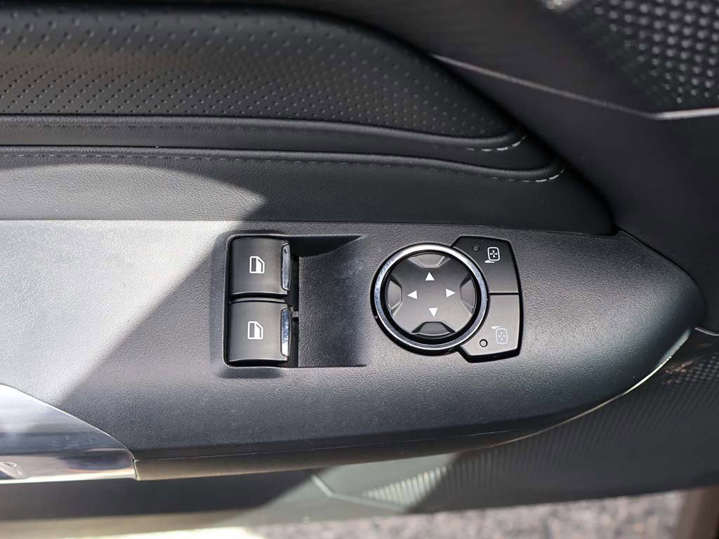 Used 2025 Ford Mustang Premium image 35